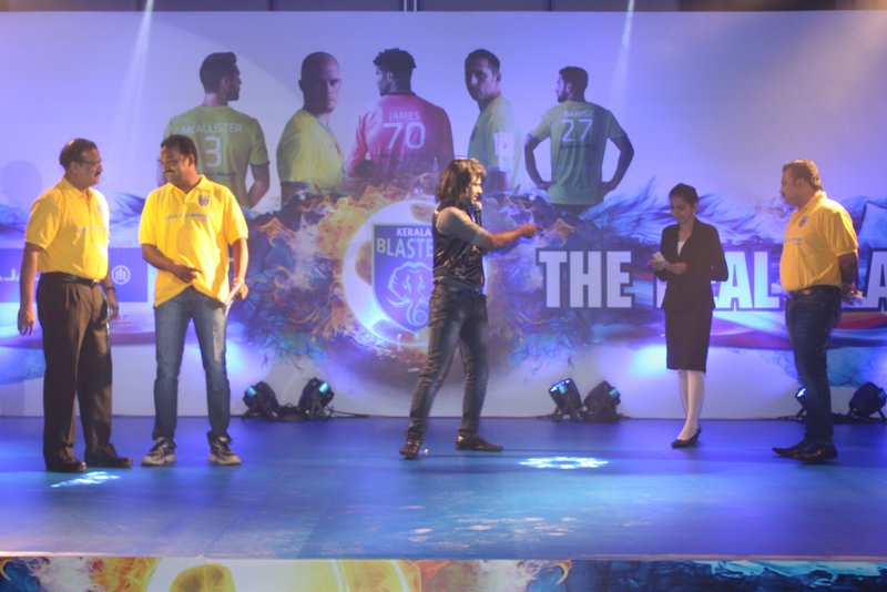 mentalist show for kerala blasters team in kochi by Aladin mentalist show for kerala blasters team in kochi by Aladin